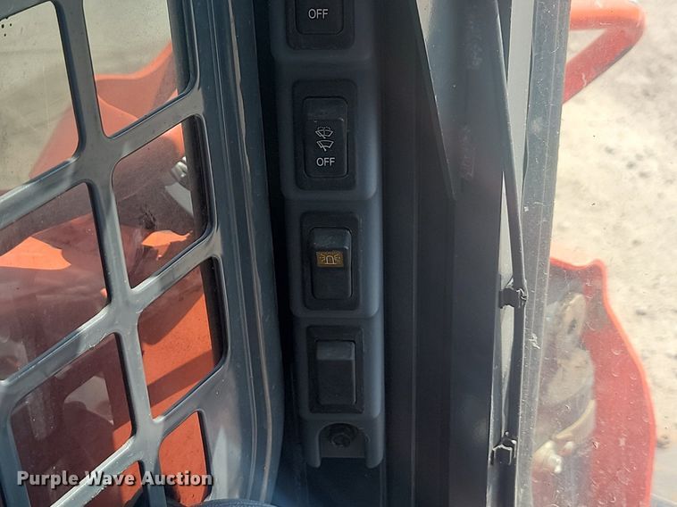 image for item LQ9110 2016 Kubota SSV75  skid steer loader