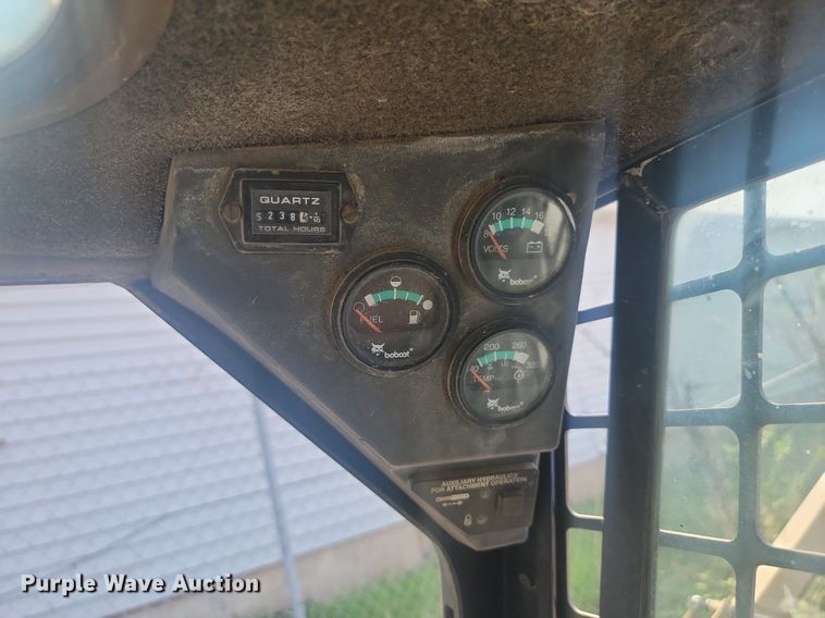 image for item LQ9113 1998 Bobcat 873  skid steer loader