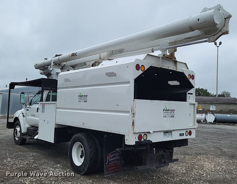 image for item LS9621 2010 Ford F750 Super Duty XL  forestry bucket truck