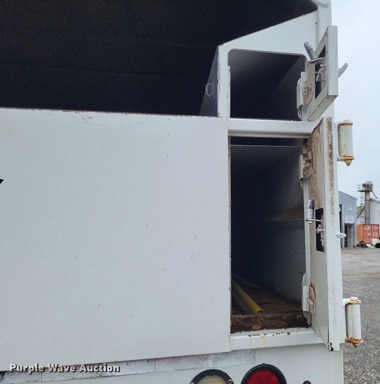 image for item LS9621 2010 Ford F750 Super Duty XL  forestry bucket truck