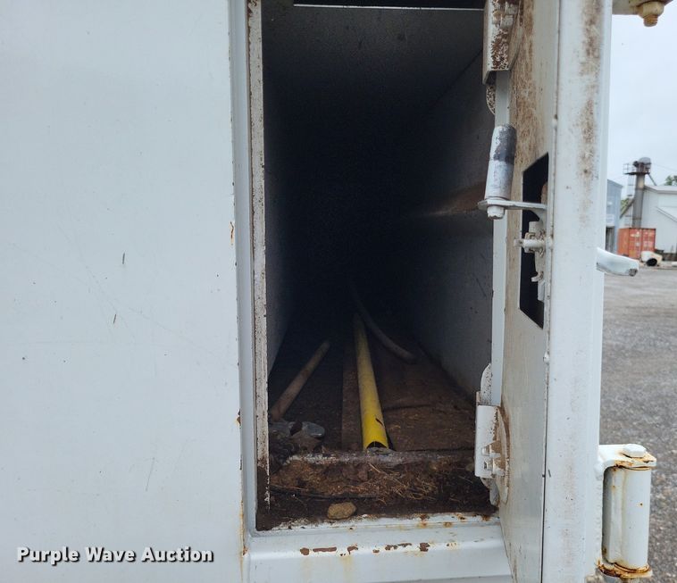 image for item LS9621 2010 Ford F750 Super Duty XL  forestry bucket truck