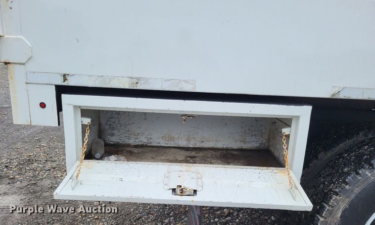 image for item LS9621 2010 Ford F750 Super Duty XL  forestry bucket truck