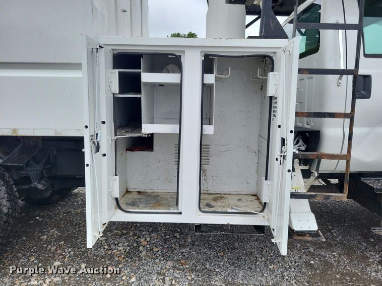 image for item LS9621 2010 Ford F750 Super Duty XL  forestry bucket truck