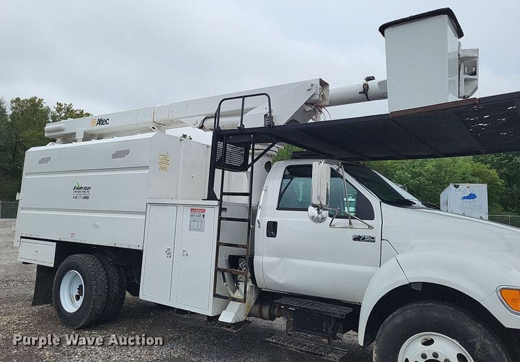 image for item LS9621 2010 Ford F750 Super Duty XL  forestry bucket truck