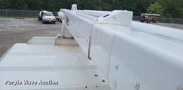 image for item LS9621 2010 Ford F750 Super Duty XL  forestry bucket truck