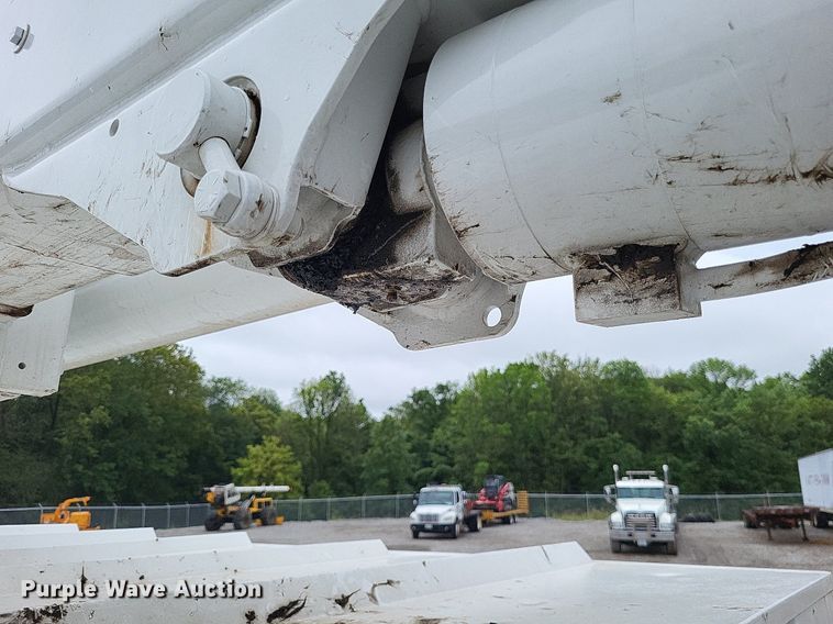 image for item LS9621 2010 Ford F750 Super Duty XL  forestry bucket truck