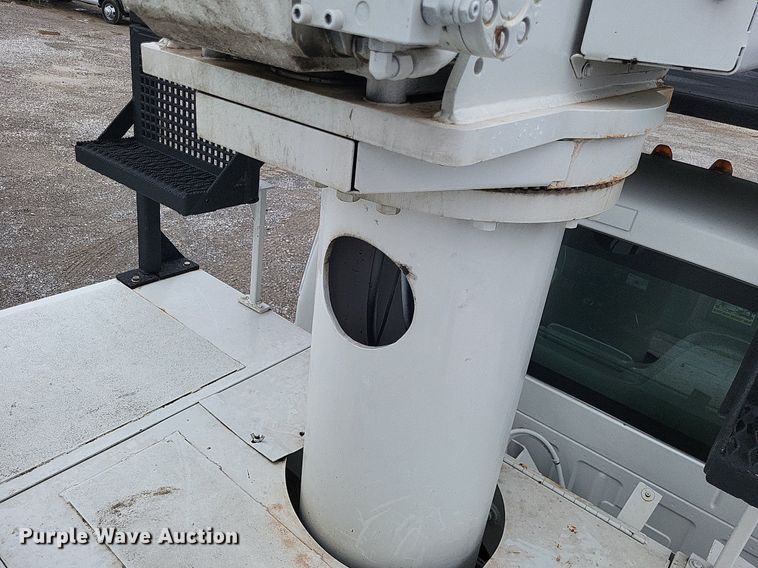 image for item LS9621 2010 Ford F750 Super Duty XL  forestry bucket truck