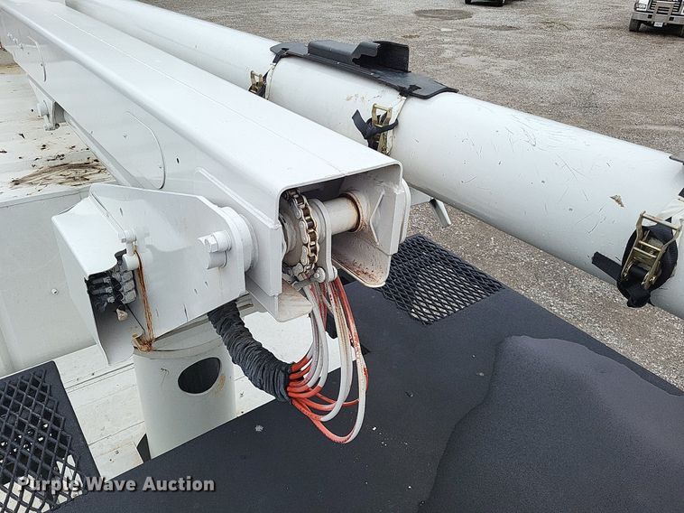 image for item LS9621 2010 Ford F750 Super Duty XL  forestry bucket truck