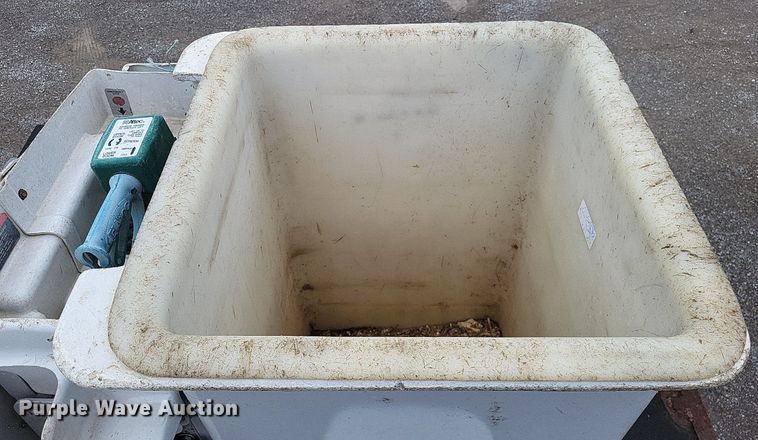 image for item LS9621 2010 Ford F750 Super Duty XL  forestry bucket truck