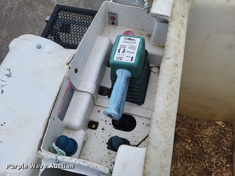 image for item LS9621 2010 Ford F750 Super Duty XL  forestry bucket truck