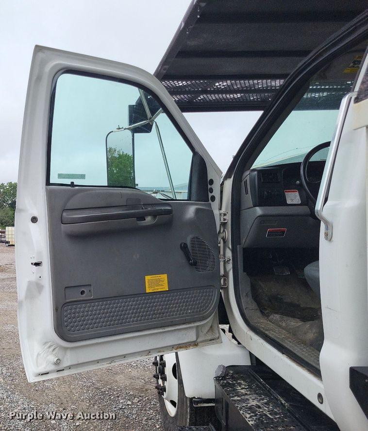 image for item LS9621 2010 Ford F750 Super Duty XL  forestry bucket truck