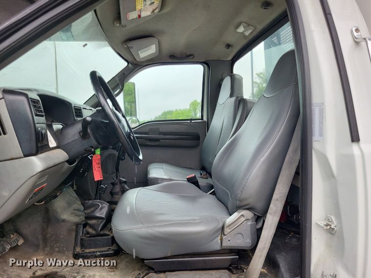 image for item LS9621 2010 Ford F750 Super Duty XL  forestry bucket truck