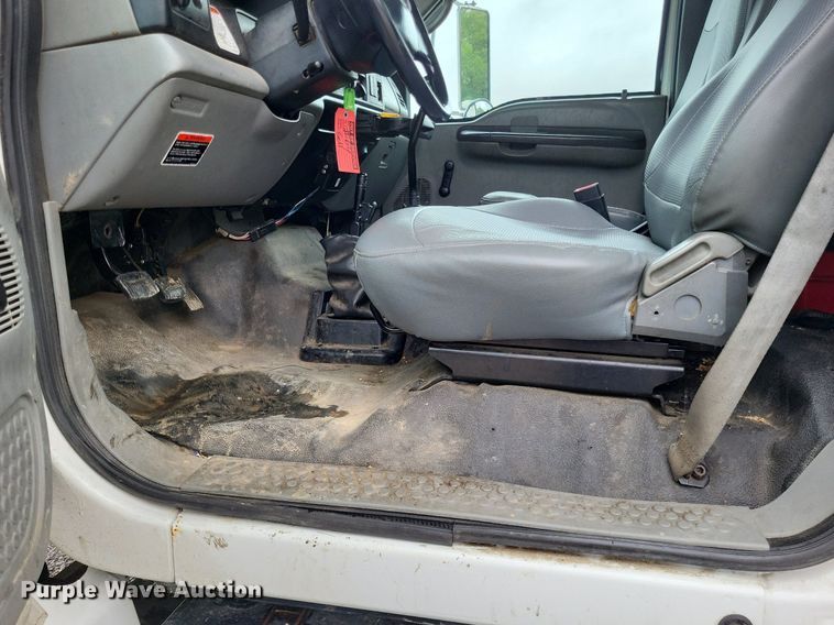 image for item LS9621 2010 Ford F750 Super Duty XL  forestry bucket truck