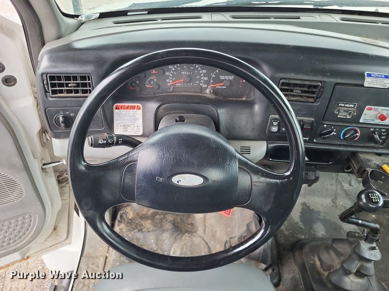 image for item LS9621 2010 Ford F750 Super Duty XL  forestry bucket truck