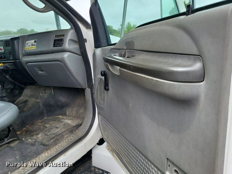 image for item LS9621 2010 Ford F750 Super Duty XL  forestry bucket truck