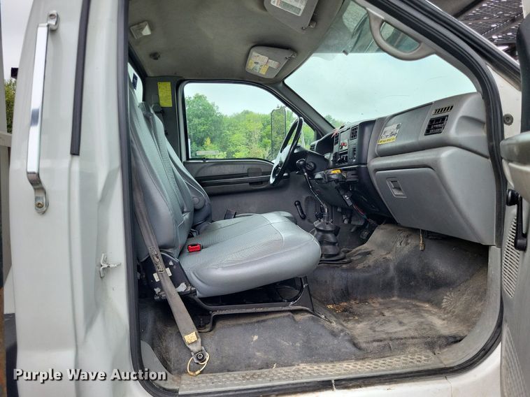 image for item LS9621 2010 Ford F750 Super Duty XL  forestry bucket truck