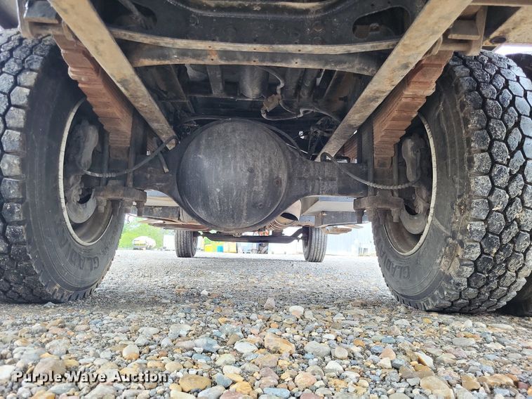 image for item LS9621 2010 Ford F750 Super Duty XL  forestry bucket truck