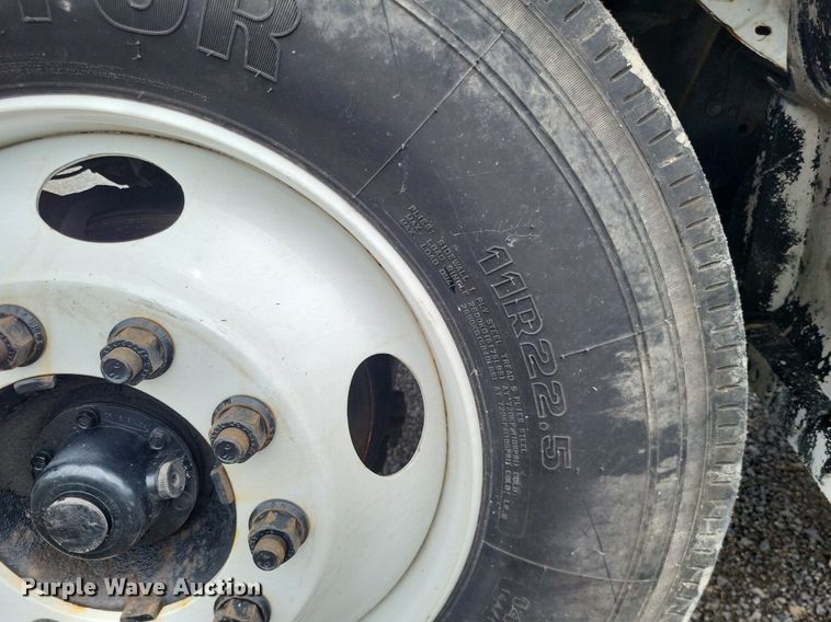 image for item LS9621 2010 Ford F750 Super Duty XL  forestry bucket truck