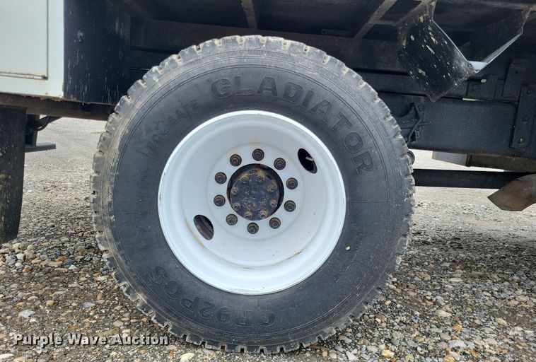 image for item LS9621 2010 Ford F750 Super Duty XL  forestry bucket truck