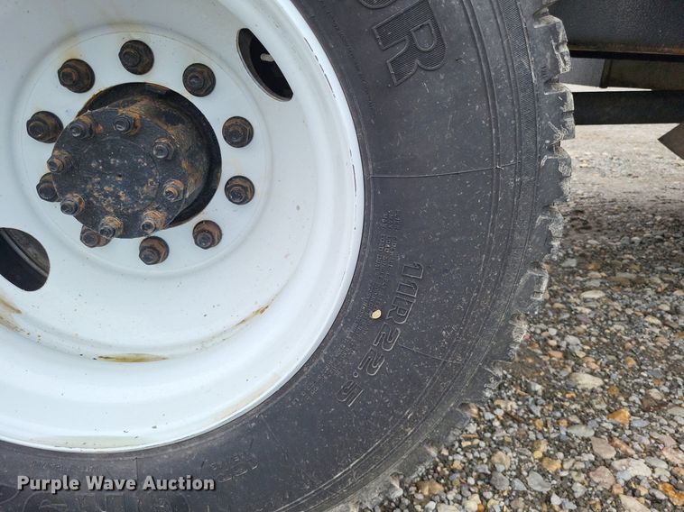 image for item LS9621 2010 Ford F750 Super Duty XL  forestry bucket truck