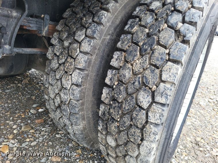 image for item LS9621 2010 Ford F750 Super Duty XL  forestry bucket truck