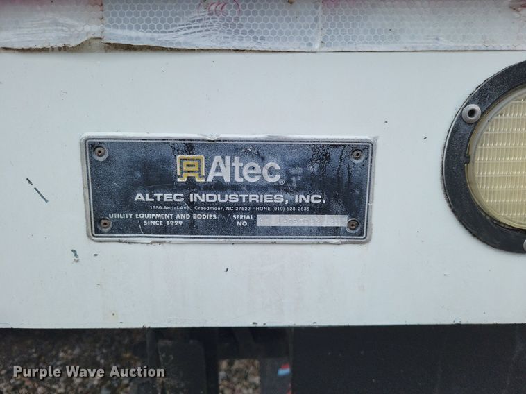 image for item LS9621 2010 Ford F750 Super Duty XL  forestry bucket truck