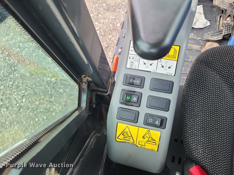 image for item LS9622 2018 Bobcat E85  mini excavator