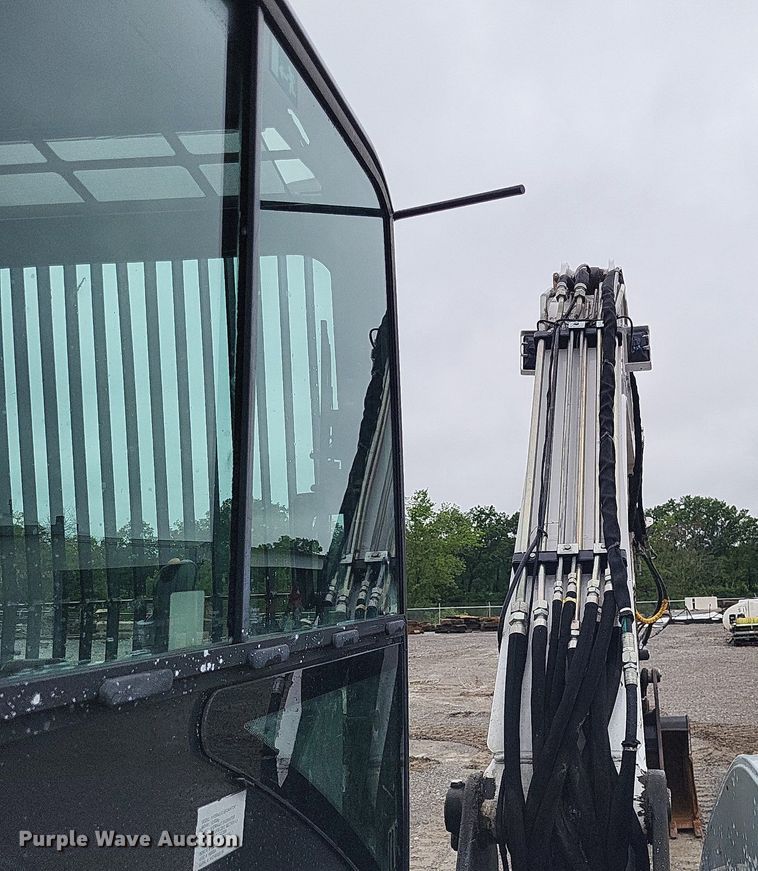 image for item LS9622 2018 Bobcat E85  mini excavator