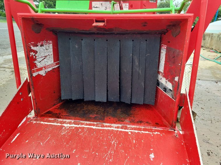 image for item LS9623 Altec DC-1317  wood chipper