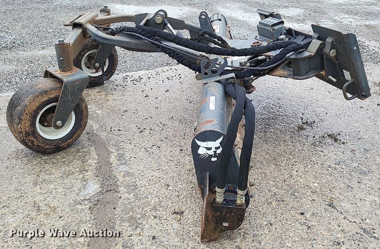 image for item LS9625 2015 Bobcat 84SCHHF  skid steer soil conditioner