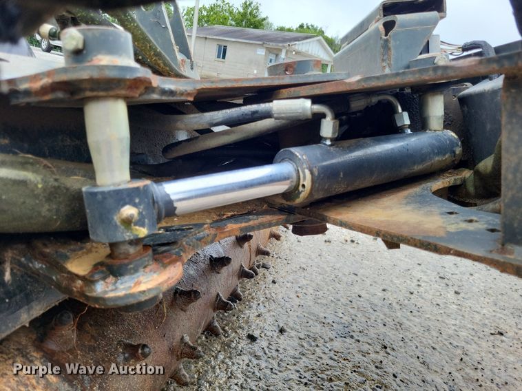 image for item LS9625 2015 Bobcat 84SCHHF  skid steer soil conditioner