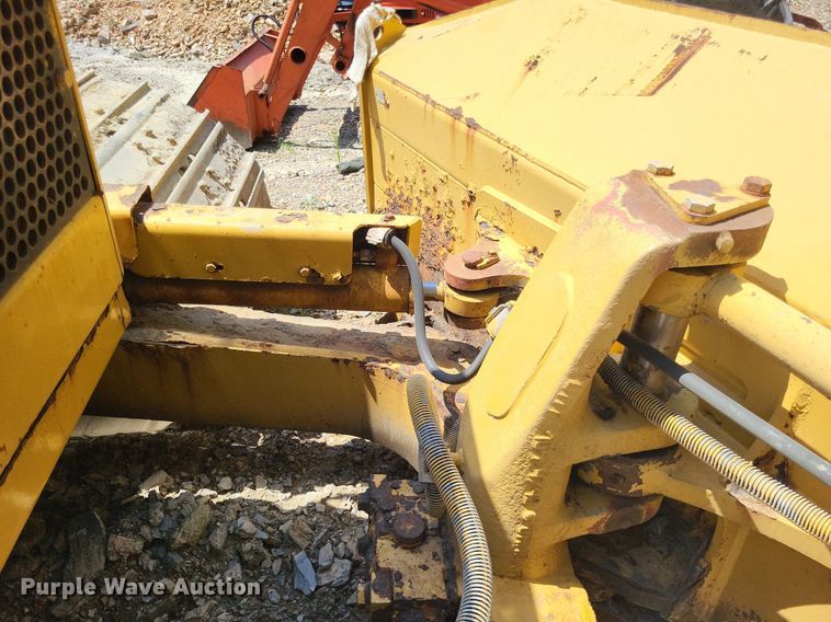 image for item LS9657 2006 Caterpillar D5N  dozer