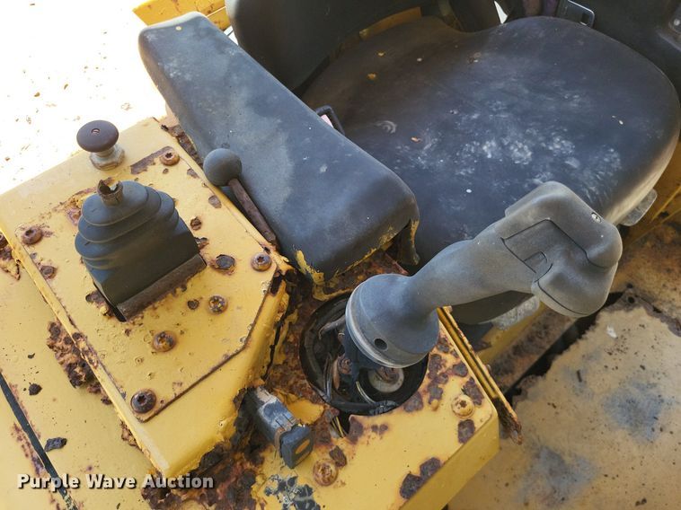 image for item LS9657 2006 Caterpillar D5N  dozer