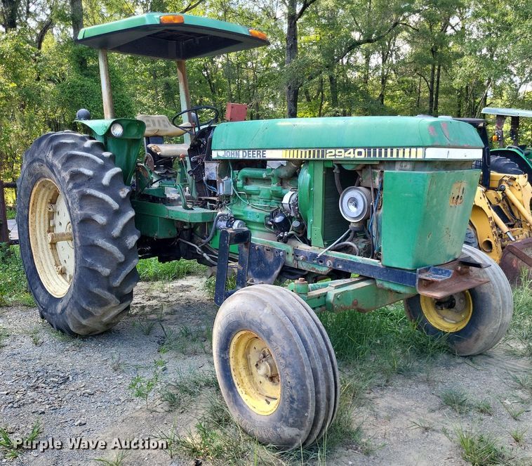 image for item LS9661 John Deere 2940  tractor