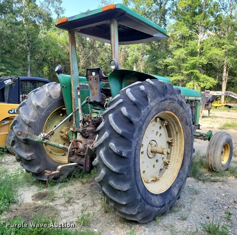 image for item LS9661 John Deere 2940  tractor