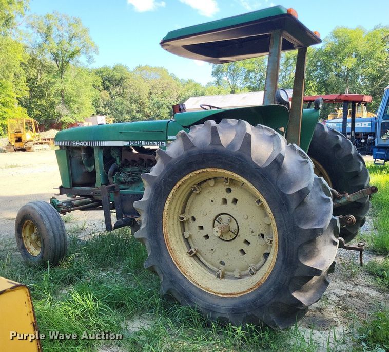 image for item LS9661 John Deere 2940  tractor