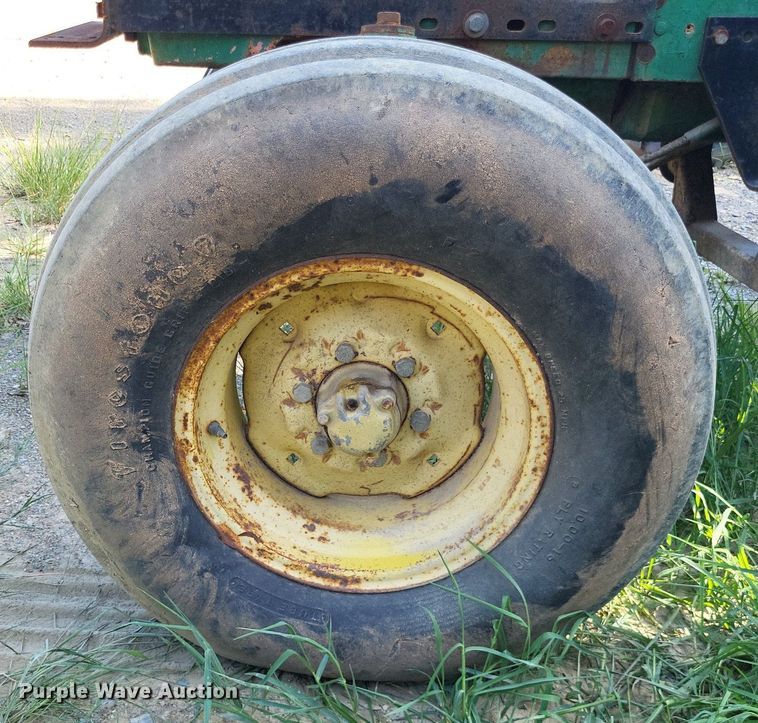 image for item LS9661 John Deere 2940  tractor