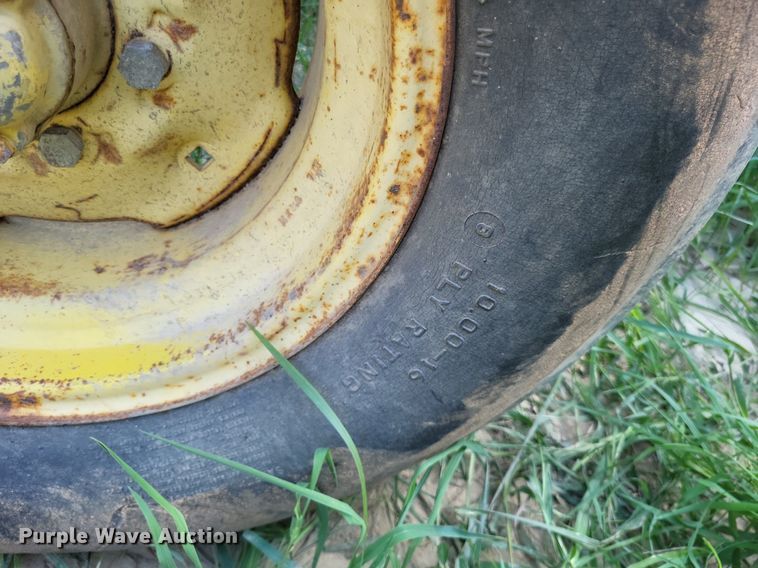 image for item LS9661 John Deere 2940  tractor