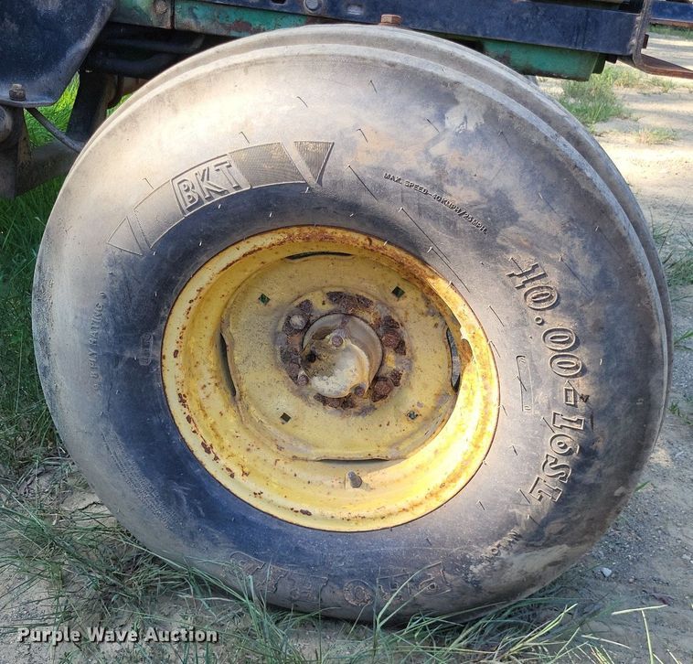 image for item LS9661 John Deere 2940  tractor