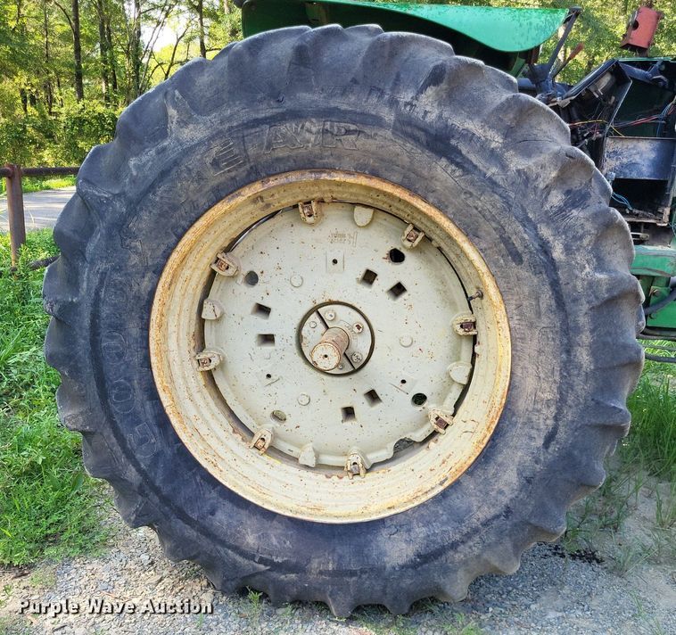 image for item LS9661 John Deere 2940  tractor