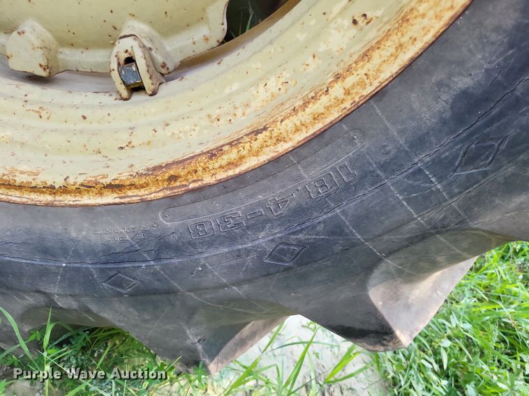 image for item LS9661 John Deere 2940  tractor