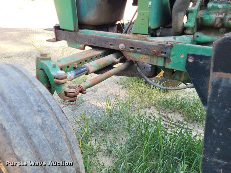 image for item LS9661 John Deere 2940  tractor