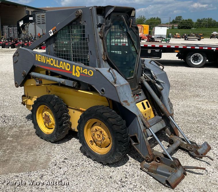 image for item LV9787 2001 New Holland LS140  skid steer loader