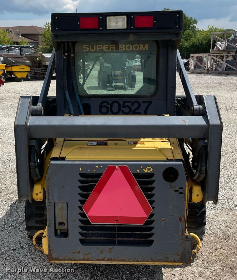 image for item LV9787 2001 New Holland LS140  skid steer loader