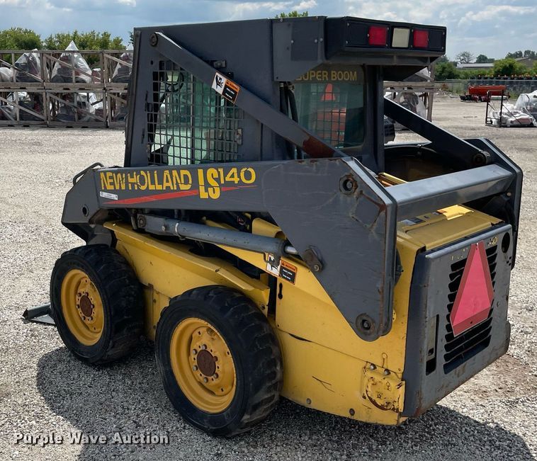 image for item LV9787 2001 New Holland LS140  skid steer loader