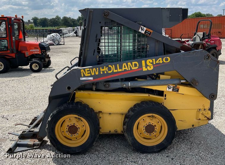 image for item LV9787 2001 New Holland LS140  skid steer loader