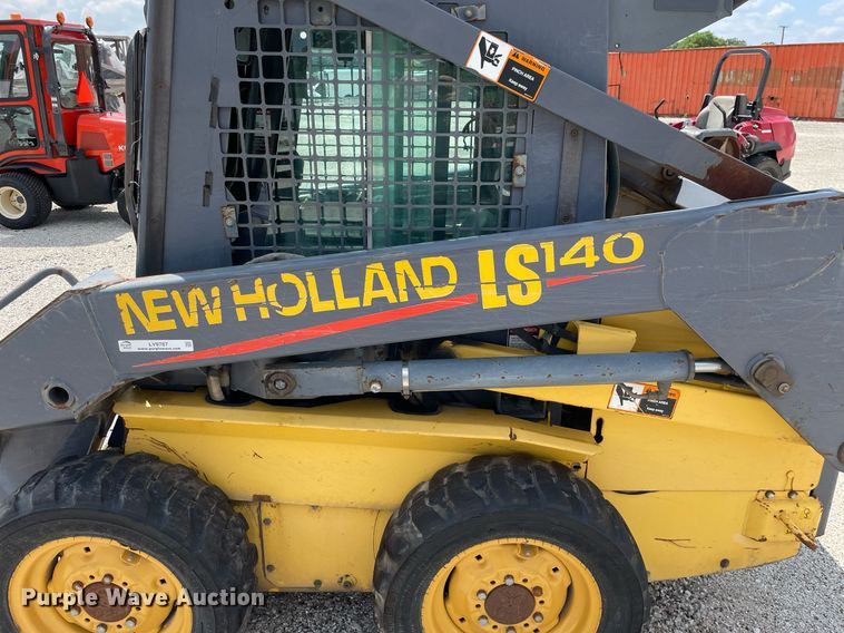 image for item LV9787 2001 New Holland LS140  skid steer loader