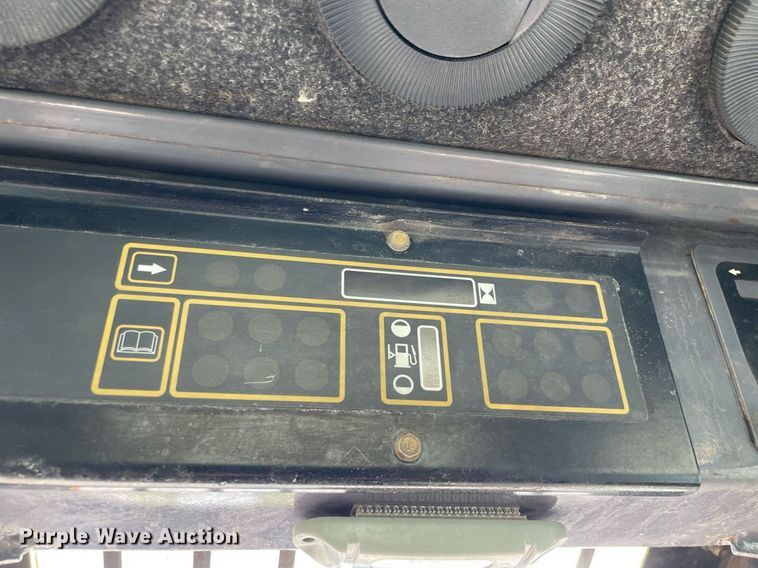 image for item LV9787 2001 New Holland LS140  skid steer loader