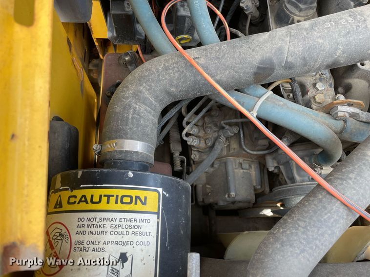 image for item LV9787 2001 New Holland LS140  skid steer loader