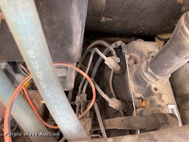 image for item LV9787 2001 New Holland LS140  skid steer loader